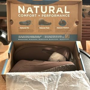 Brand new, unworn Xero shoes Sunrise in Brown - size 11 mens.